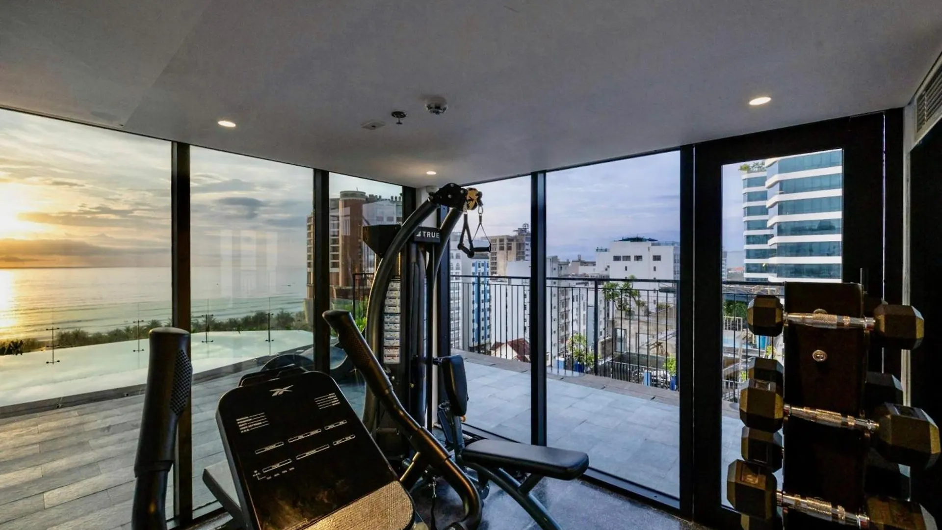 Taiyo Hotel & Apartment Da Nang 4*,  Wietnam